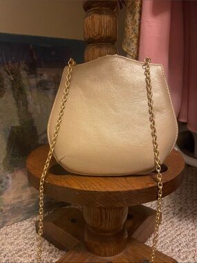 Inge Christopher Cream Chain-Handle Crossbody Bag